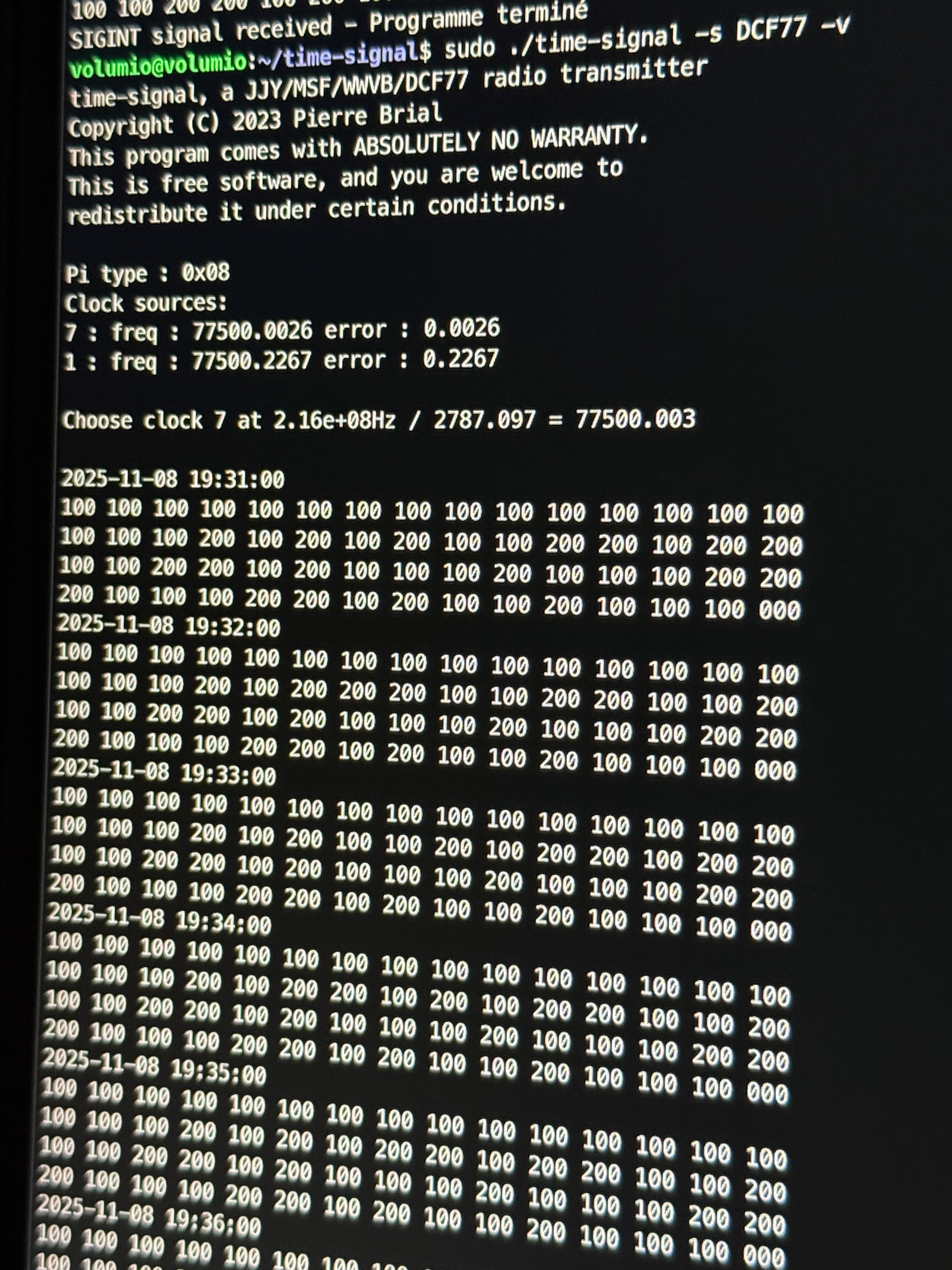 Terminal showing the time-signal program broadcasting DCF77 patterns